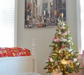 holiday decorating for teen girls, bedroom ideas, seasonal holiday decor, My daughter decorated with Red Pink and Blue