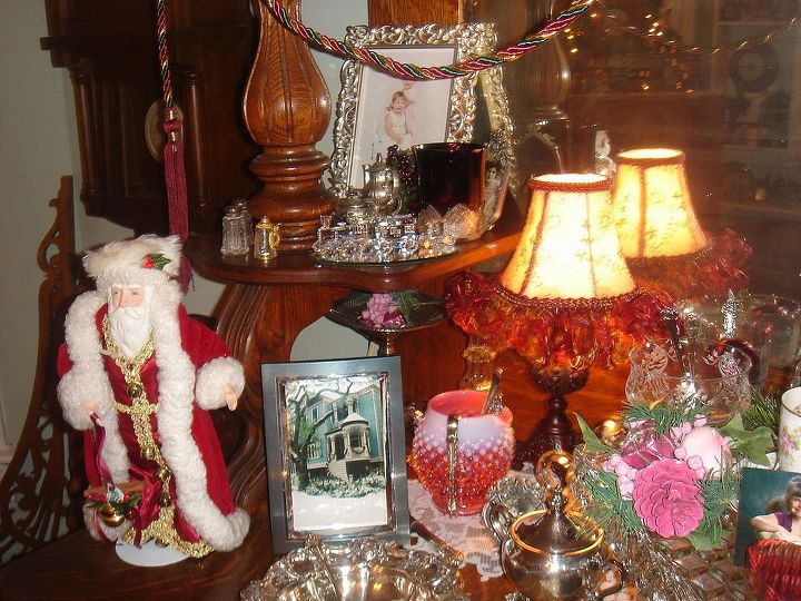 eu amo decorar nossa rainha anne vitoriana de 1895 para o natal com 12 rvores, sala de jantar buffet Observe a foto da nossa casa na neve no dia de Natal de 2005 na Ilha de Galveston