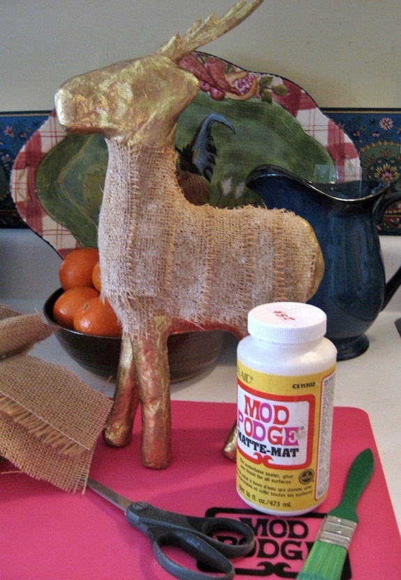 fun and easy christmas project my burlap d coupage deer, christmas decorations, crafts, decoupage, seasonal holiday decor