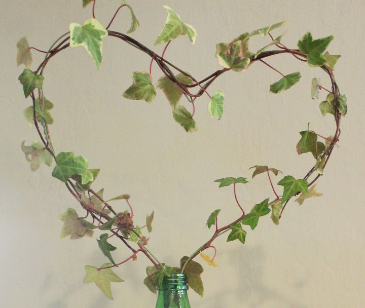 diy ivy heart wreath, crafts, seasonal holiday decor, wreaths