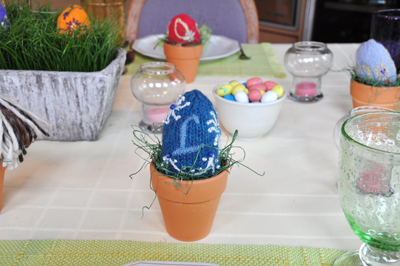 easter tablescape, easter decorations, seasonal holiday d cor, Leslie s egg