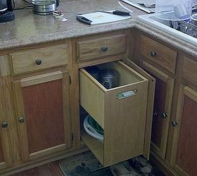 picture frame kitchen cabinets and tile breakfast bar, home decor, kitchen cabinets, kitchen design, all lower cabinets have pullout inserts for ease of storage