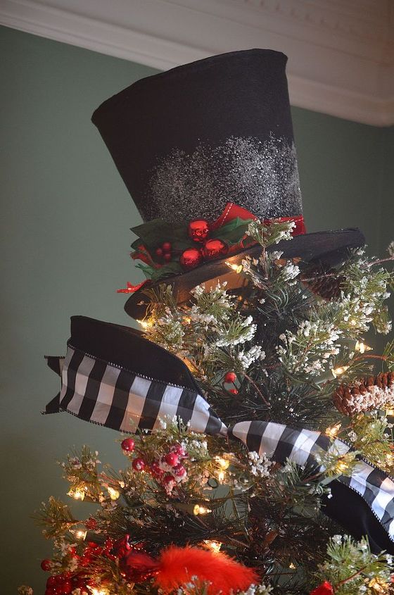 christmas tablescape for dinning room, christmas decorations, seasonal holiday decor, Top hat used as tree topper