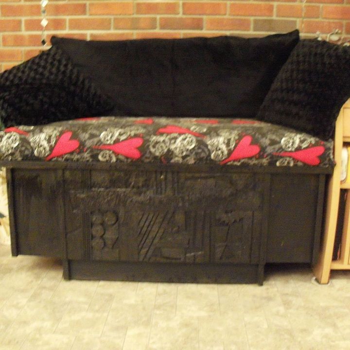 creating extra seating space with repurposed wooden chest, painted furniture, repurposing upcycling, I added a few pillows and ta da I have a new cozy little seating area
