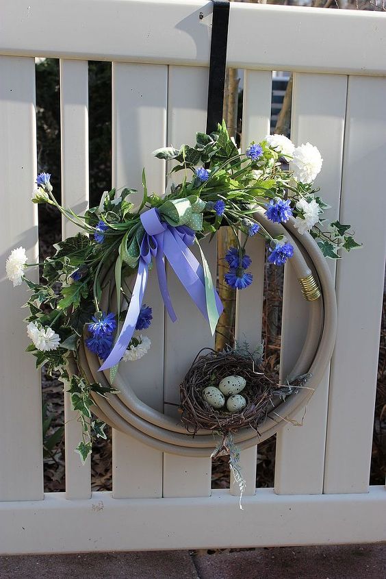 watering hose wreath tutorial, crafts, flowers, gardening, wreaths, This is the first watering hose wreath I made The one my neighbor liked