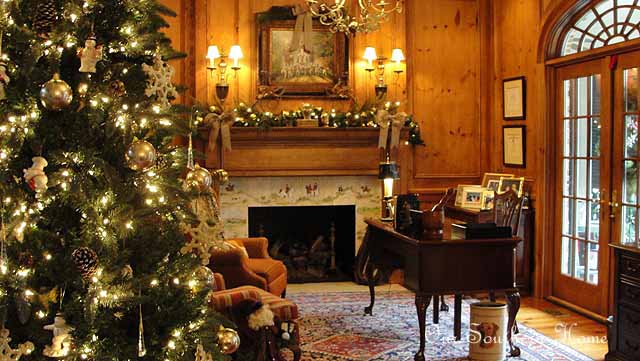 our christmas study, seasonal holiday d cor