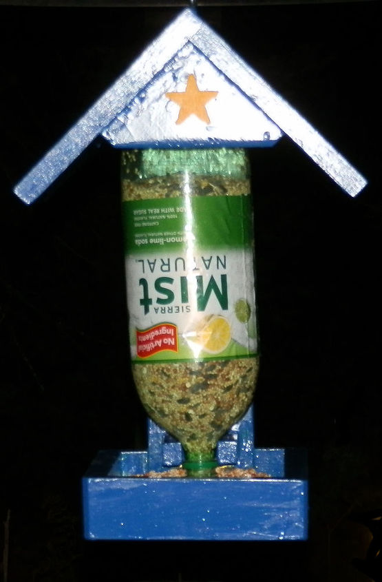 bird feeder, gardening, Two liter bottle that lasts about four days using sunflower seeds