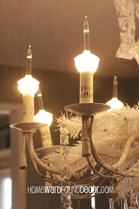 my vintage white christmas, christmas decorations, lighting, seasonal holiday decor, white bubble light bulbs in my chandelier