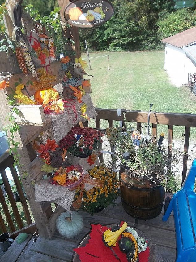 fall display on my tiny porch planting bench transformed, gardening, repurposing upcycling, seasonal holiday d cor, wreaths