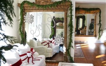 Christmas Decorating Idea – WRITE WITH GLITTER on a Mirror!!