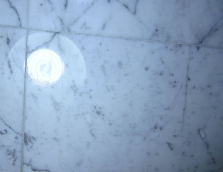 cmo puedo eliminar la cal de las baldosas de mrmol, Azulejos pulidos con el kit GET OFF MY Shower Glass y agua sin productos qu micos Limpio liso y reflectante