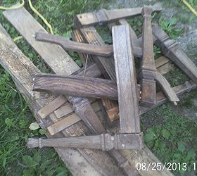 banco hecho de puertas viejas y patas de silla de madera vieja, Antes de las patas