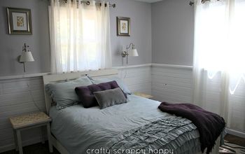I just finished my first of may room renovations!!!!  Here is my guest bedroom!!!