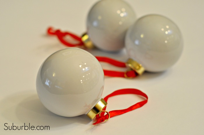 easy gold dipped ornaments, christmas decorations, crafts, seasonal holiday decor, Start with plain ornaments these are from the craft store