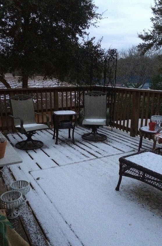 yes we in ole sa tx got snow, outdoor living