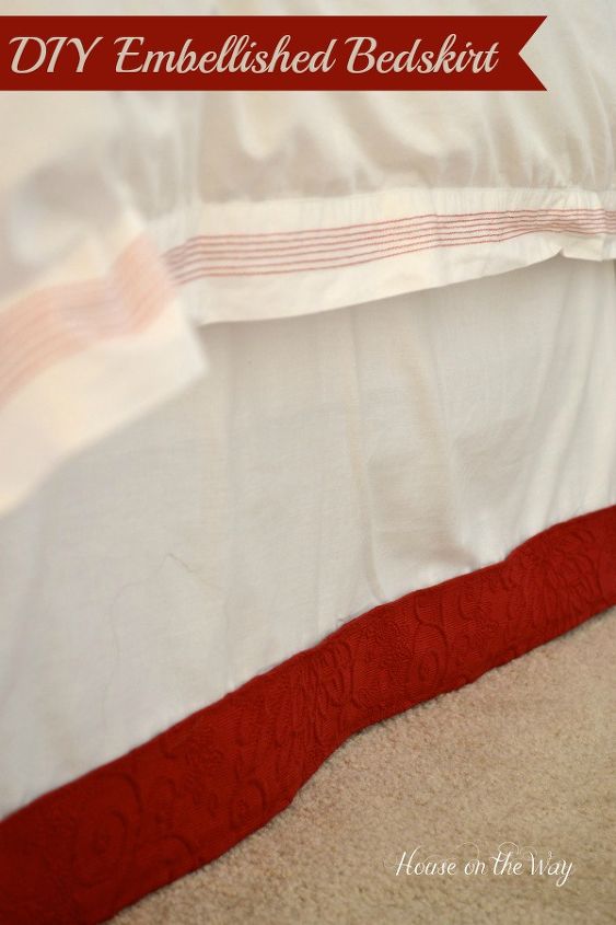 como embelezar uma saia de cama branca lisa, Crie um visual personalizado com tecido