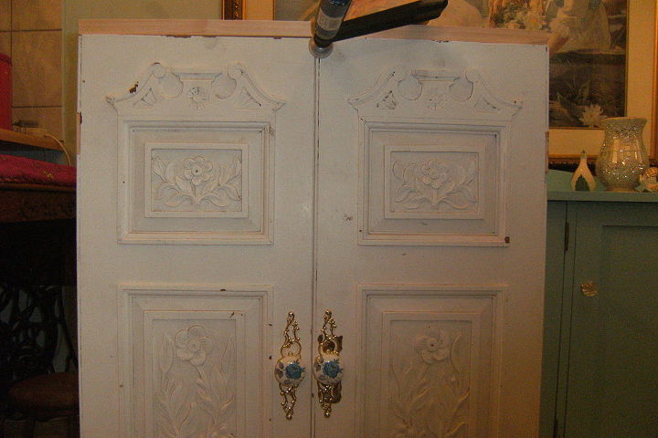 se necesita consejo sobre cmo preparar las puertas de los armarios para pintarlas o
