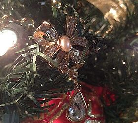 repurpose costume jewelry clip on earrings, christmas decorations, repurposing upcycling, seasonal holiday decor
