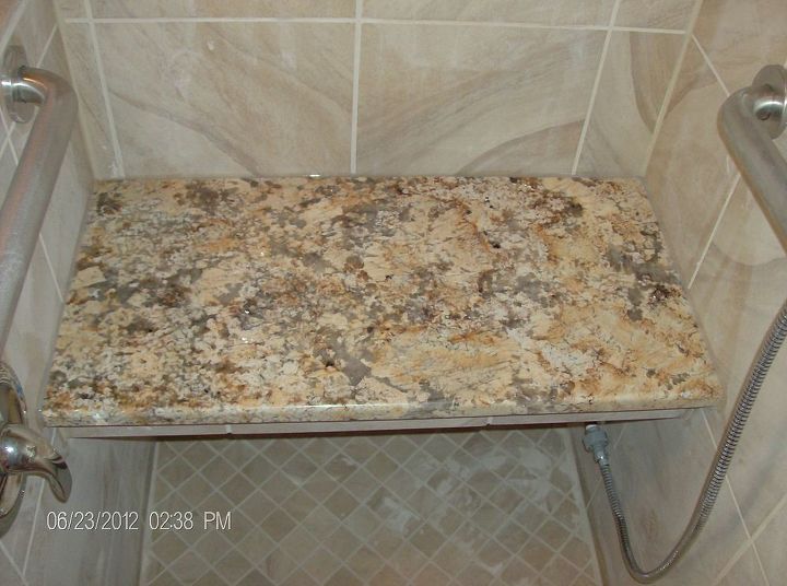 chuveiro de azulejos personalizado, Assento de granito instalado