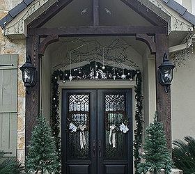christmas porch and front door garland diy, christmas decorations, curb appeal, doors, porches, seasonal holiday decor
