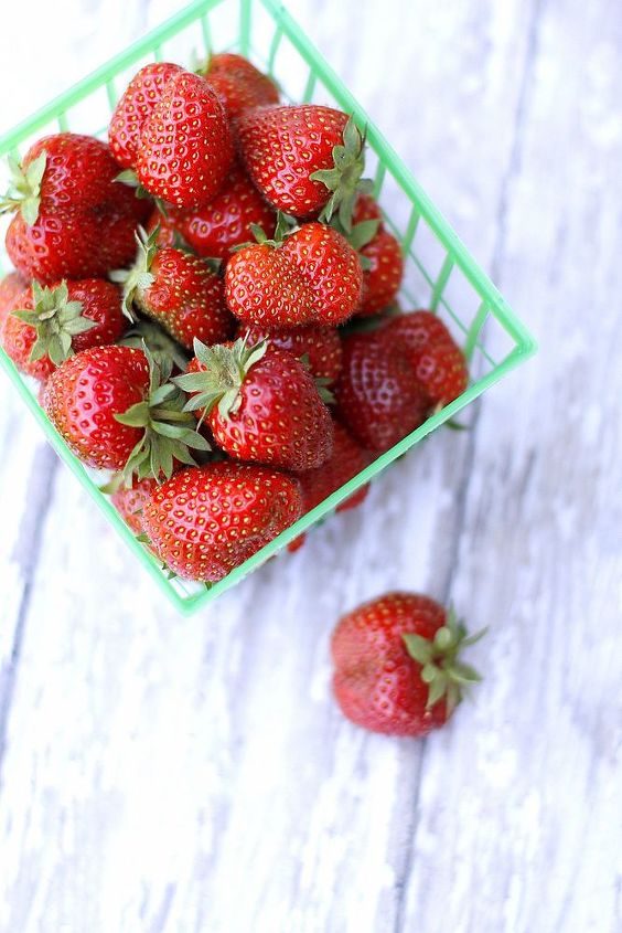strawberry picking and storage tips, gardening, Fresh Garden Grown Strawberries
