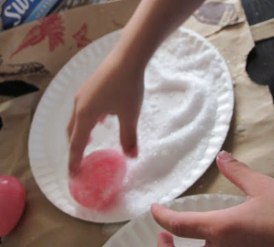 epson salt easter eggs, crafts, Roll it in the salt and let them dry