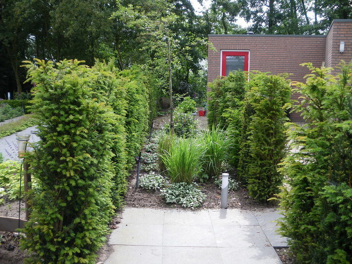 hans pardoel gardens, gardening, Front side backyard in diagonals long viewlines