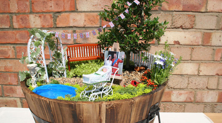 diy miniature garden in honour of the birth of the royal baby, flowers, gardening, outdoor living, Miniature Fairy Garden with a picture of the Royal couple on an easel