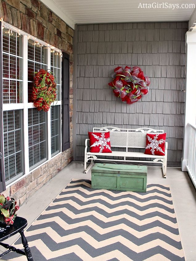 christmas comes to the front porch, porches, seasonal holiday decor, wreaths