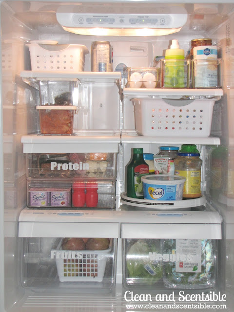 como organizar a geladeira, Agrupe itens semelhantes e tenha um local designado para cada grupo