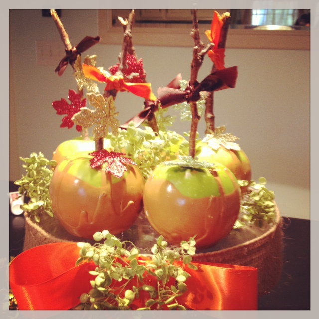 diy faux caramel apples, crafts, seasonal holiday decor