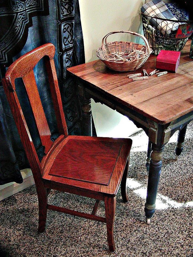 farmhouse table transformed w chalk paint, chalk paint, painted furniture, Love the turned legs carved details and porcelain roller feet The set also features 6 T back oak vintage chairs