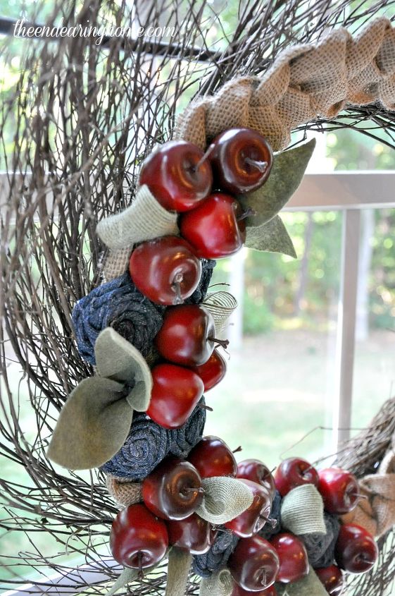 braided burlap wreath, crafts, seasonal holiday decor, wreaths