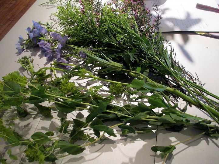 diy topiaria de flores, Passo 3 Preencha o o sis com vegetais e flores e adicione um acento