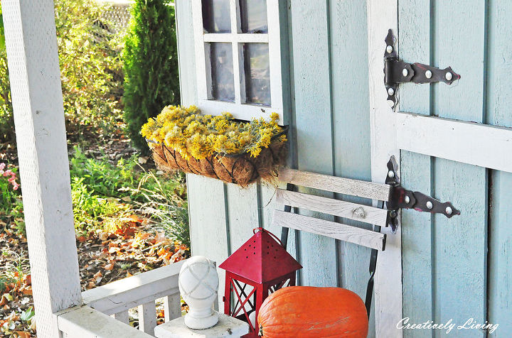 sagebrush window baskets, gardening, outdoor living, seasonal holiday decor