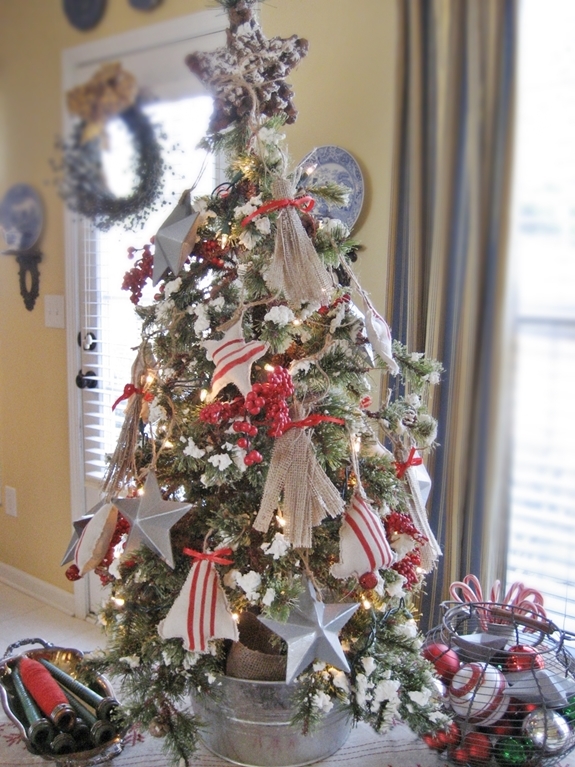 a farmhouse christmas tree with diy galvanized stars, seasonal holiday d cor, It s a tabletop tree just the right size for us