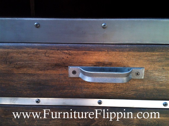the ultimate dumpster diving flip aka dumpster dresser, diy, painted furniture, Check out the handles