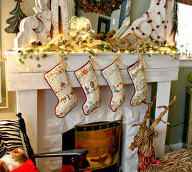 christmas mantles are the best mantles of the year, christmas decorations, seasonal holiday decor