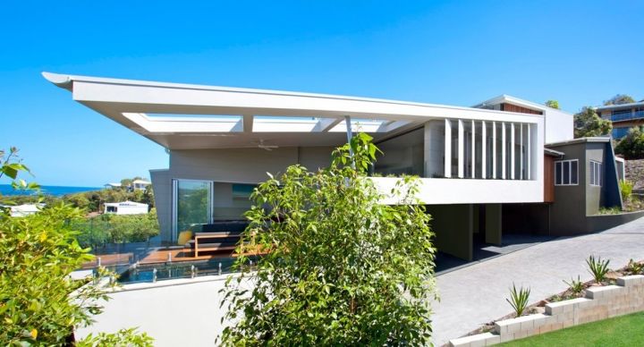 coolum bays beach house in queensland by aboda design group, architecture