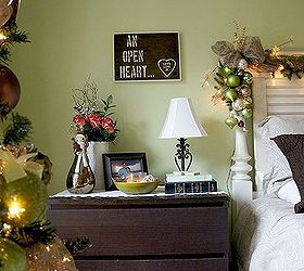 bedroom decked out for christmas, bedroom ideas, christmas decorations, seasonal holiday decor