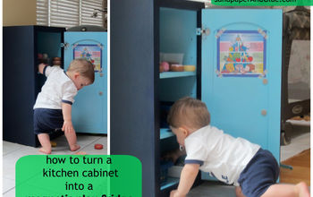#DIYGift for your favorite kiddo: Kitchen Cabinet Turned Play Fridge