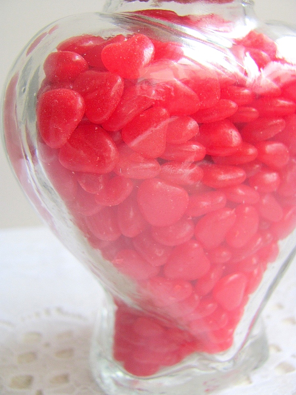 red hots candies, crafts, seasonal holiday decor, valentines day ideas, Here is the heart bottle