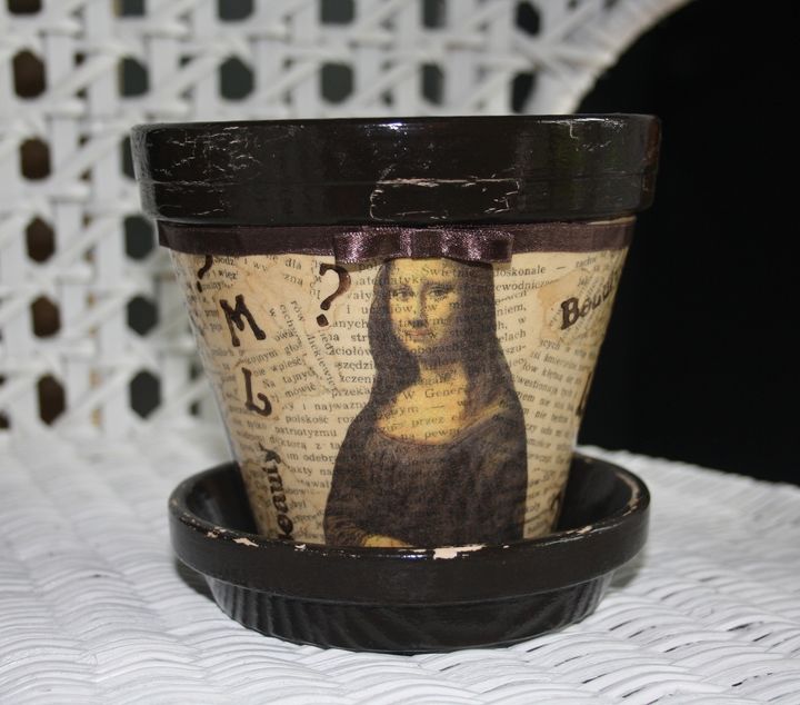 vintage flower pot with mona lisa theme, crafts, decoupage