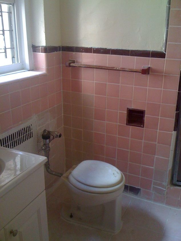 q pink bathroom in rented apartment what to do, bathroom ideas, home decor, tiling, It s a dried grout party in my bathroom all over the walls
