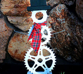 sprocket spoke snowman, repurposing upcycling, seasonal holiday decor