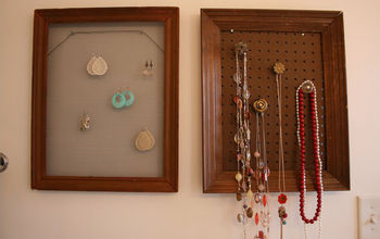 How to Decorate Your Wall With Your Jewelry