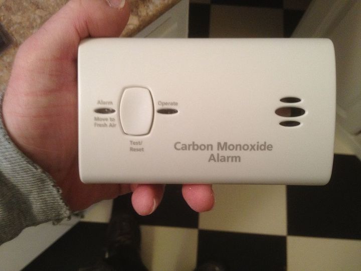 manuteno preventiva de queda 7 dicas que protegero sua casa, Verifique seu detector de mon xido de carbono