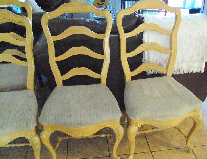 refurbished table amp chairs, painted furniture, These chairs smelled so bad I had to throw the seats away