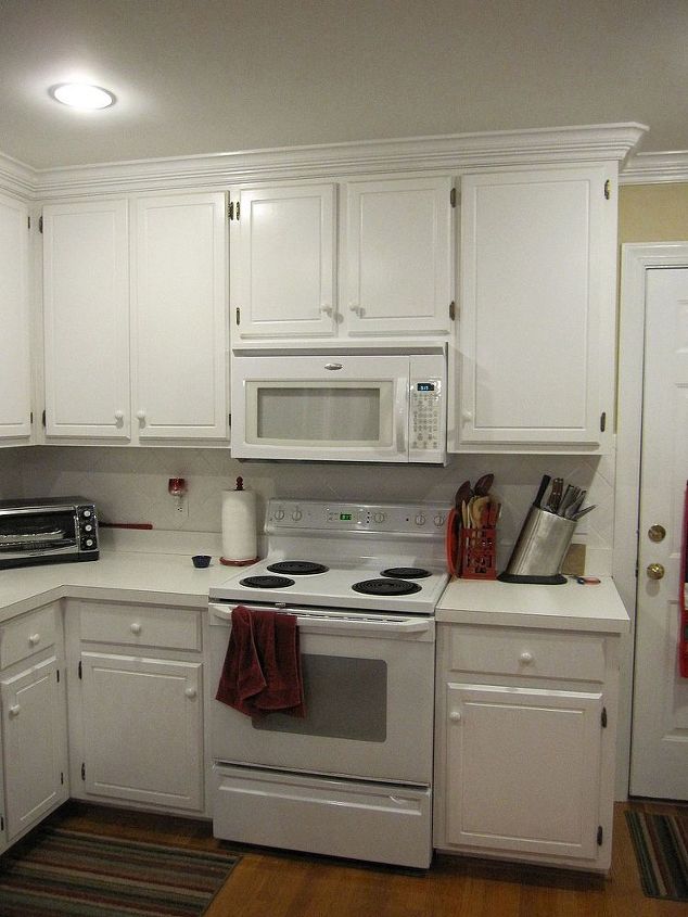 painted and glazed kitchen cabinets, home decor, kitchen cabinets, kitchen design, painting, Before