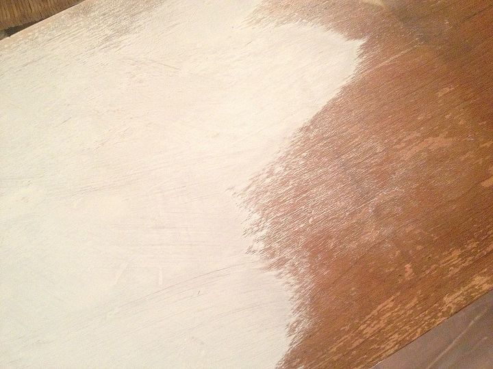 diy upcycle mesa de 25 y mi primera experiencia con annie sloan, Annie Sloan Paris Grey la pintura de la derecha sobre las manchas de agua y no lijar la chapa astillada